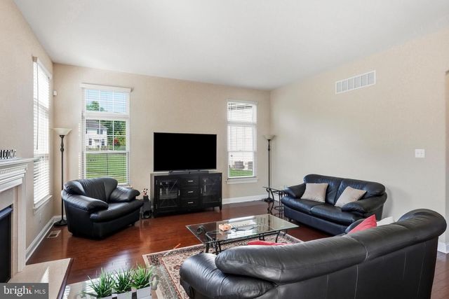 7 TRANSOM CT, Mount Laurel, NJ 08054