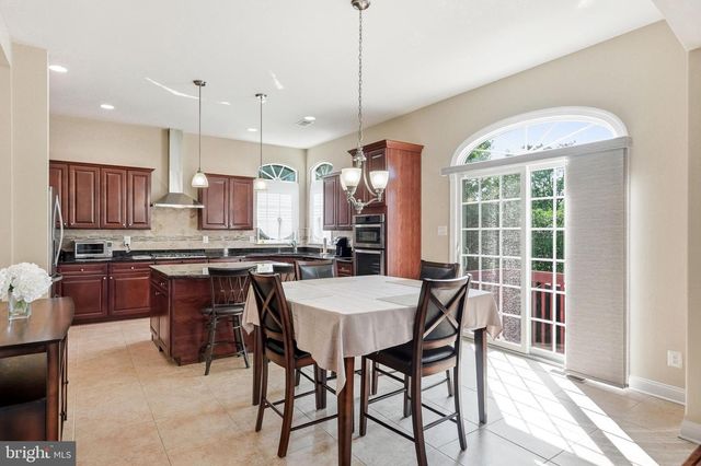 7 TRANSOM CT, Mount Laurel, NJ 08054