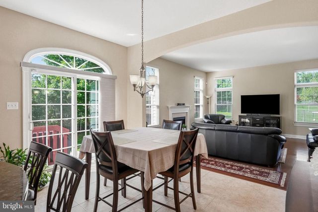 7 TRANSOM CT, Mount Laurel, NJ 08054