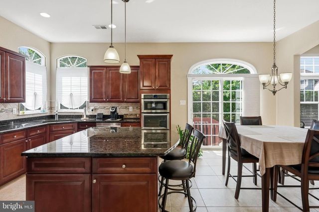 7 TRANSOM CT, Mount Laurel, NJ 08054