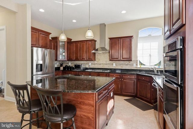 7 TRANSOM CT, Mount Laurel, NJ 08054