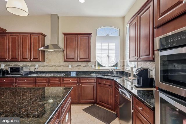 7 TRANSOM CT, Mount Laurel, NJ 08054