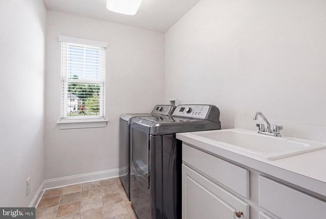 7 TRANSOM CT, Mount Laurel, NJ 08054