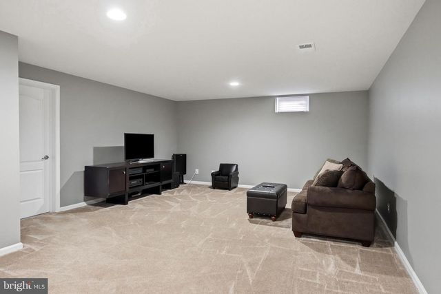 7 TRANSOM CT, Mount Laurel, NJ 08054
