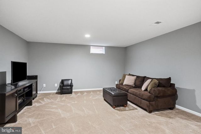 7 TRANSOM CT, Mount Laurel, NJ 08054