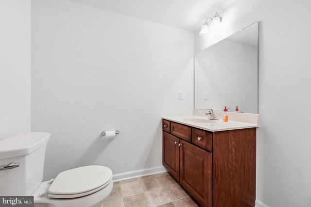 7 TRANSOM CT, Mount Laurel, NJ 08054