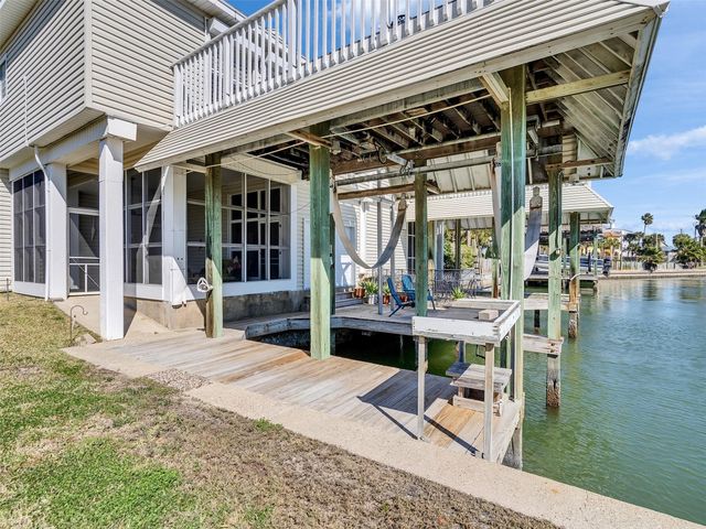 16627 Bayfront Drive, Jamaica Beach, TX 77554