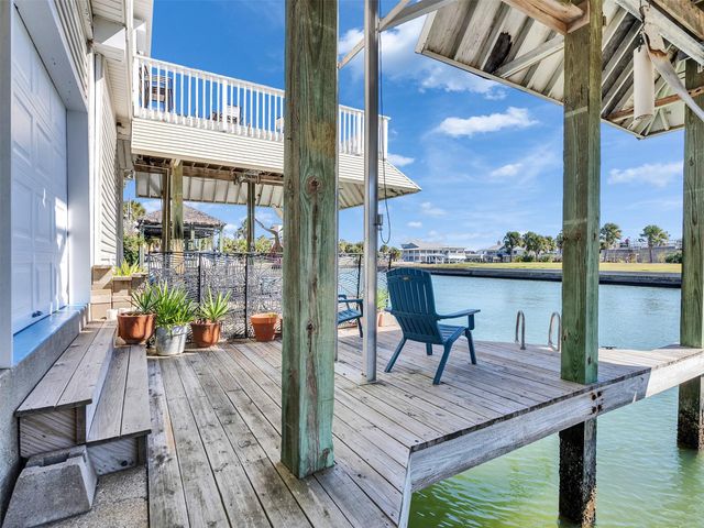 16627 Bayfront Drive, Jamaica Beach, TX 77554