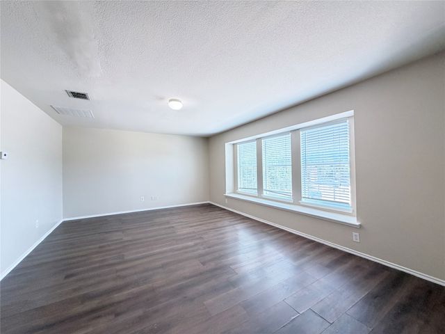 1910 Pin Oak Lane, Dallas, TX 75253