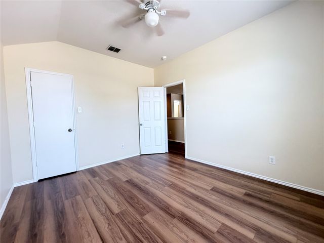 1910 Pin Oak Lane, Dallas, TX 75253