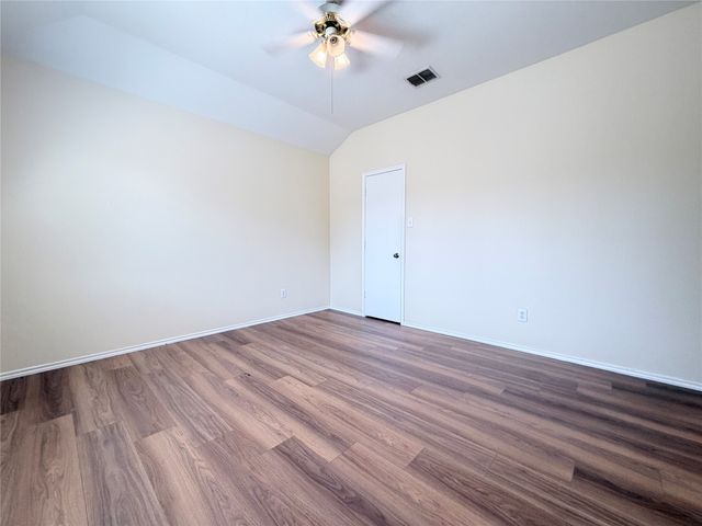1910 Pin Oak Lane, Dallas, TX 75253