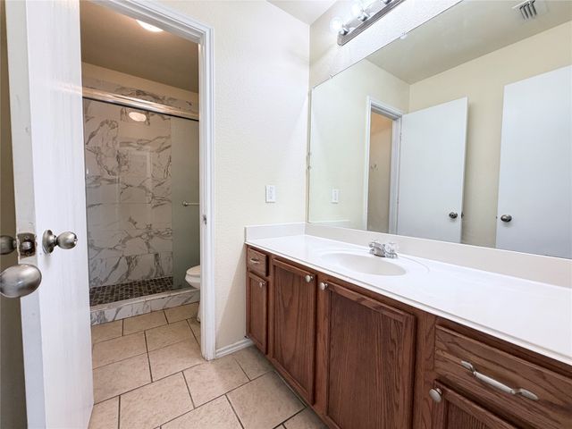 1910 Pin Oak Lane, Dallas, TX 75253