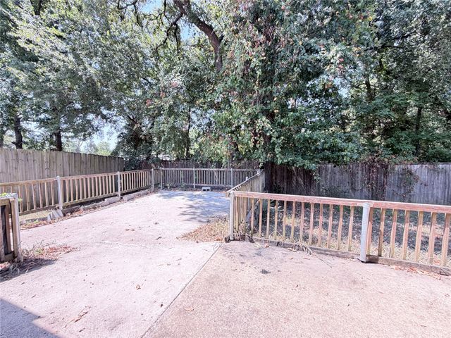 1910 Pin Oak Lane, Dallas, TX 75253