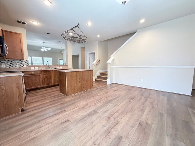 1910 Pin Oak Lane, Dallas, TX 75253