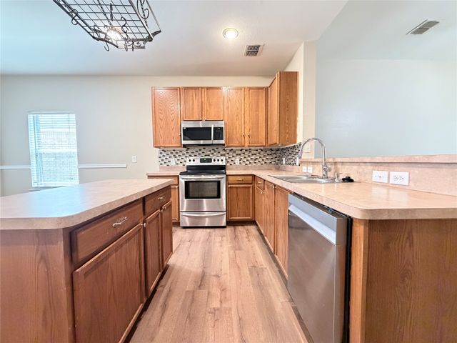 1910 Pin Oak Lane, Dallas, TX 75253