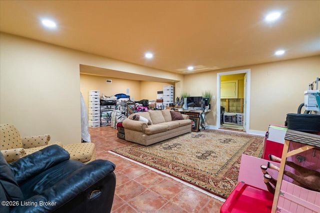 2 Stone Creek Park, Owensboro, KY 42303