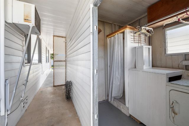 619 52ND AVENUE W, Bradenton, FL 34207