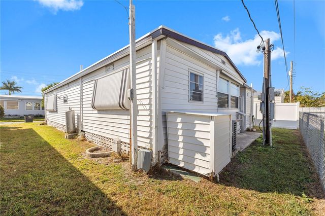 619 52ND AVENUE W, Bradenton, FL 34207