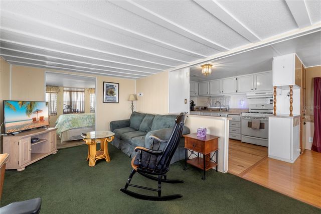 619 52ND AVENUE W, Bradenton, FL 34207