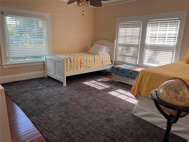 21 N THORNTON AVENUE, Orlando, FL 32801