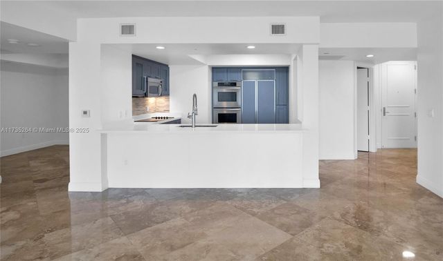 3301 NE 183rd St 1105, Aventura, FL 33160