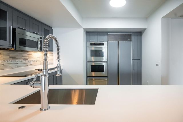 3301 NE 183rd St 1105, Aventura, FL 33160