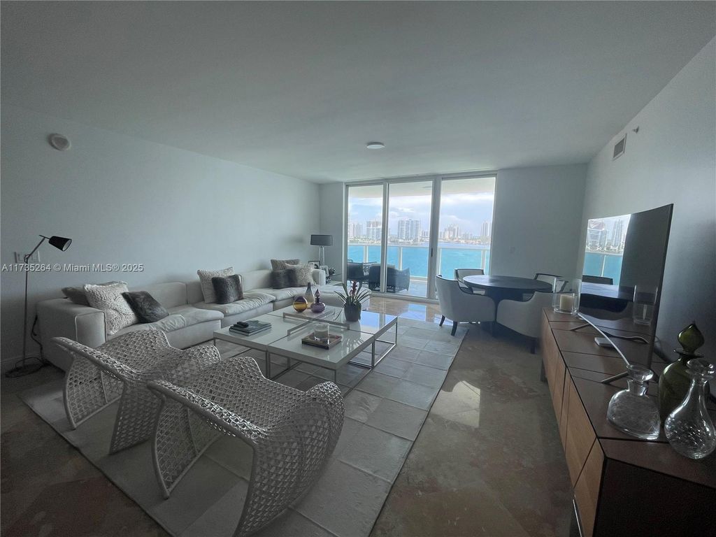 3301 NE 183rd St 1105, Aventura, FL 33160