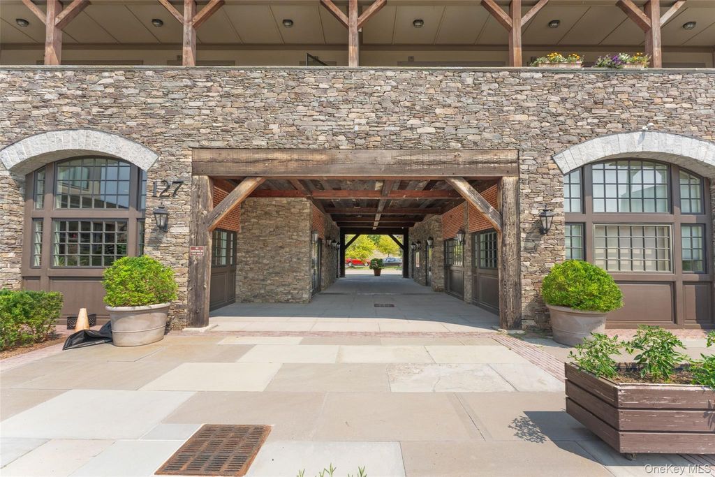 127 W Main Street 200, Tarrytown, NY 10591 — photo 2