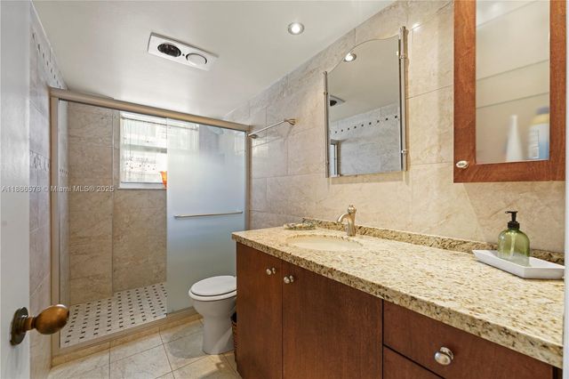 3300 N Ocean Dr 2C, Hollywood, FL 33019