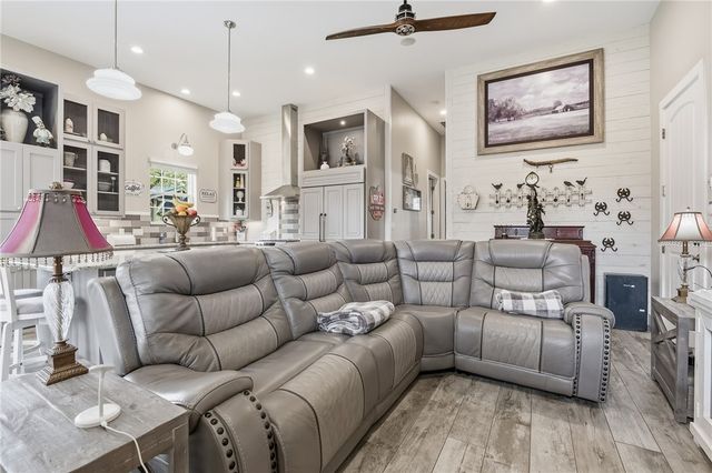 1630 16th St, Rockport, TX 78382