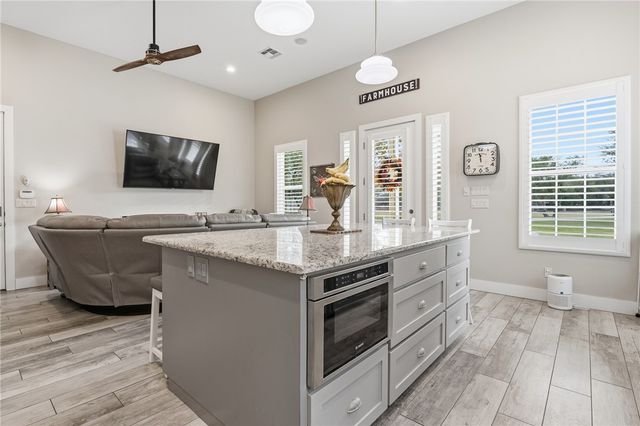 1630 16th St, Rockport, TX 78382