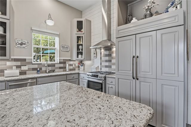 1630 16th St, Rockport, TX 78382