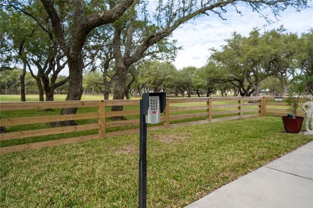 1630 16th St, Rockport, TX 78382