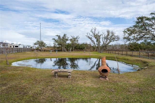 1630 16th St, Rockport, TX 78382