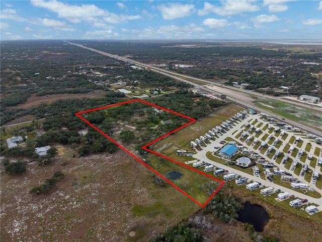 1630 16th St, Rockport, TX 78382