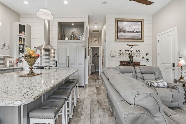 1630 16th St, Rockport, TX 78382