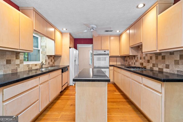 250 Devilla Trace, Fayetteville, GA 30214