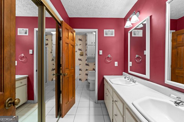 250 Devilla Trace, Fayetteville, GA 30214