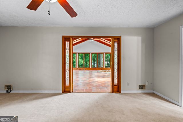 250 Devilla Trace, Fayetteville, GA 30214