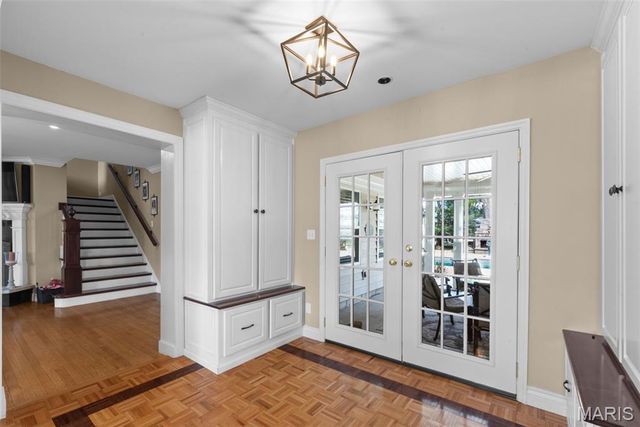 12301 Matthews Lane, St Louis, MO 63127