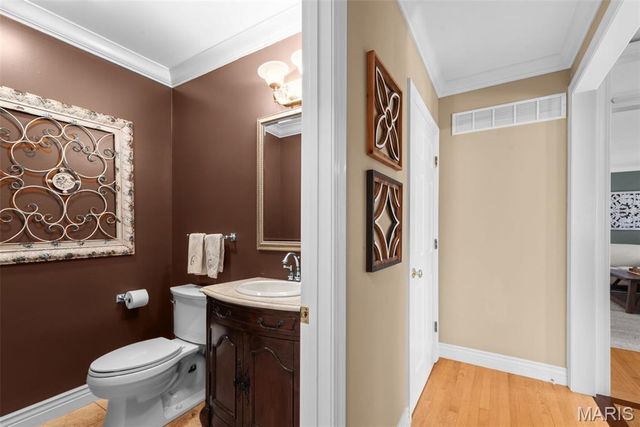 12301 Matthews Lane, St Louis, MO 63127