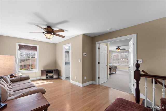 12301 Matthews Lane, St Louis, MO 63127