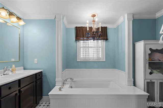 12301 Matthews Lane, St Louis, MO 63127