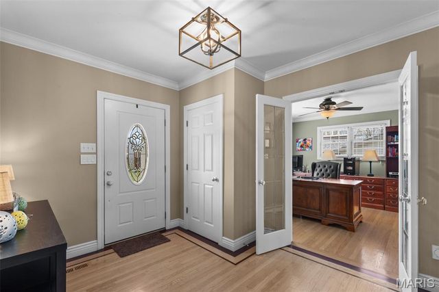 12301 Matthews Lane, St Louis, MO 63127