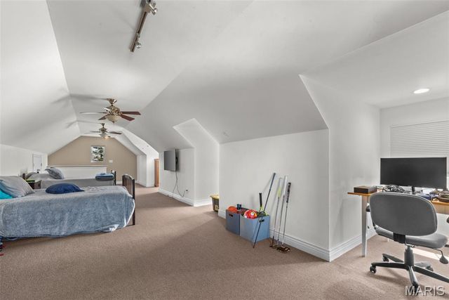 12301 Matthews Lane, St Louis, MO 63127