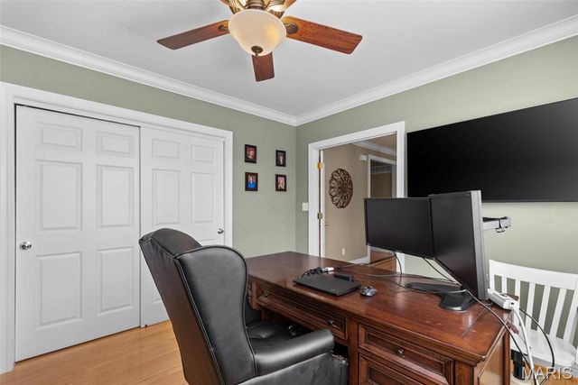 12301 Matthews Lane, St Louis, MO 63127