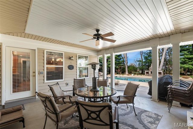 12301 Matthews Lane, St Louis, MO 63127