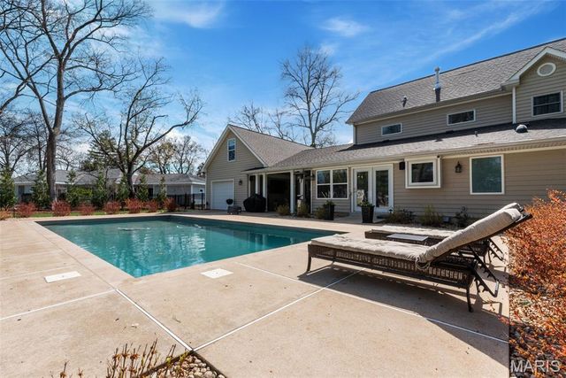 12301 Matthews Lane, St Louis, MO 63127
