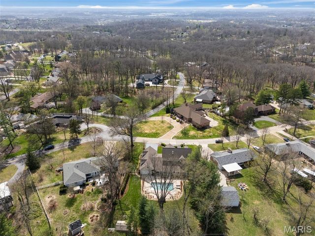 12301 Matthews Lane, St Louis, MO 63127