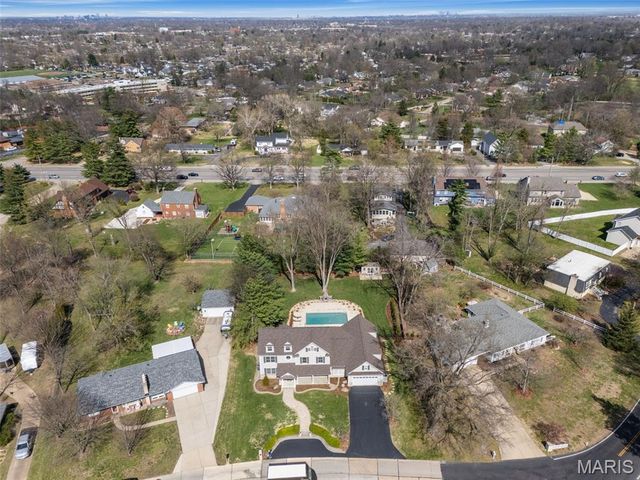 12301 Matthews Lane, St Louis, MO 63127